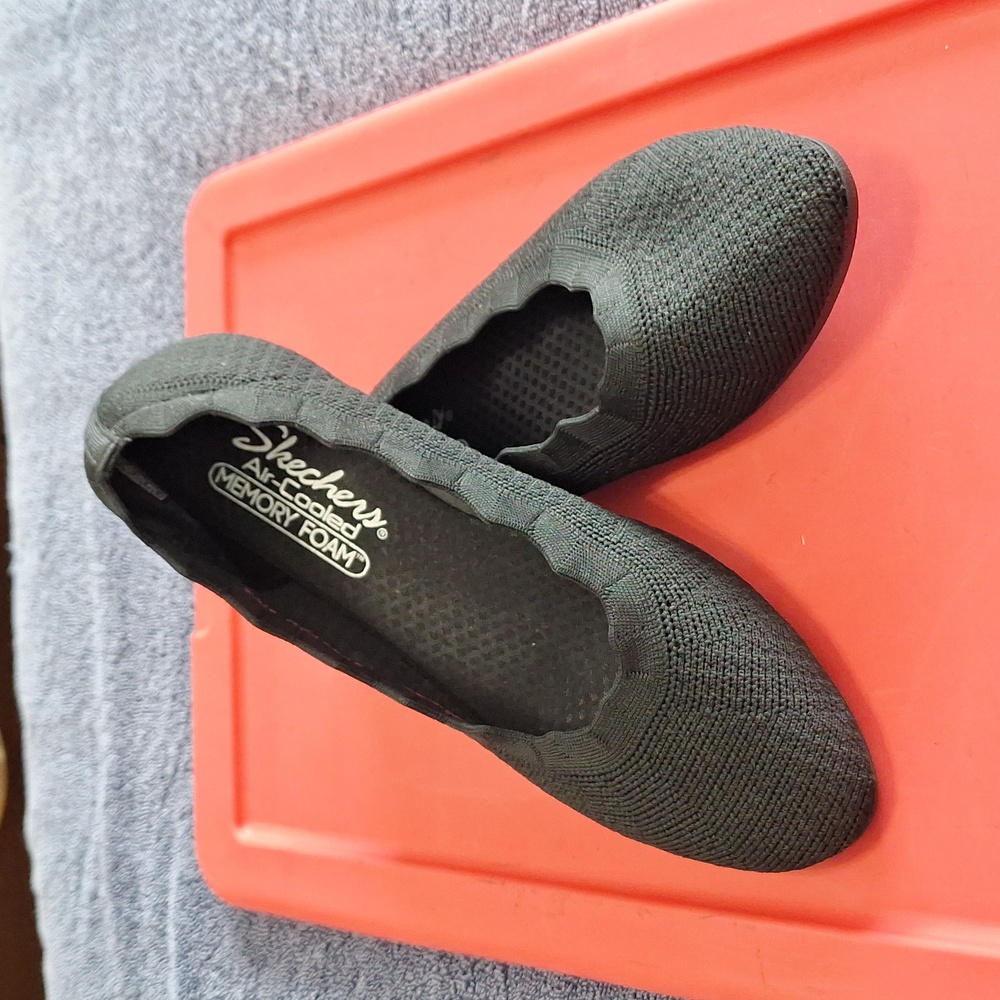 Skechers Cleo. Size 7.5. New. - Picture 3 of 9